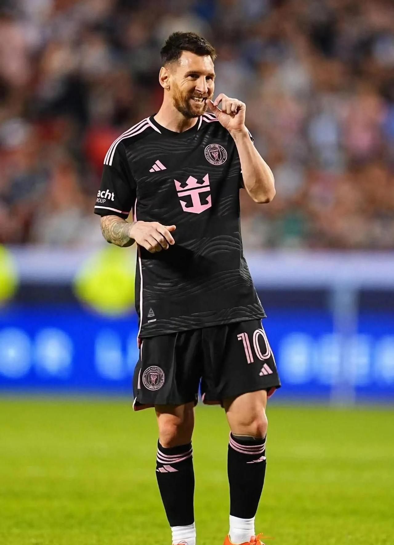 梅西官方宣布夺冠新规,利物浦引发争议!观众掌声雷动 梅西官方宣布夺冠新规,利物浦引发争议!观众掌声雷动