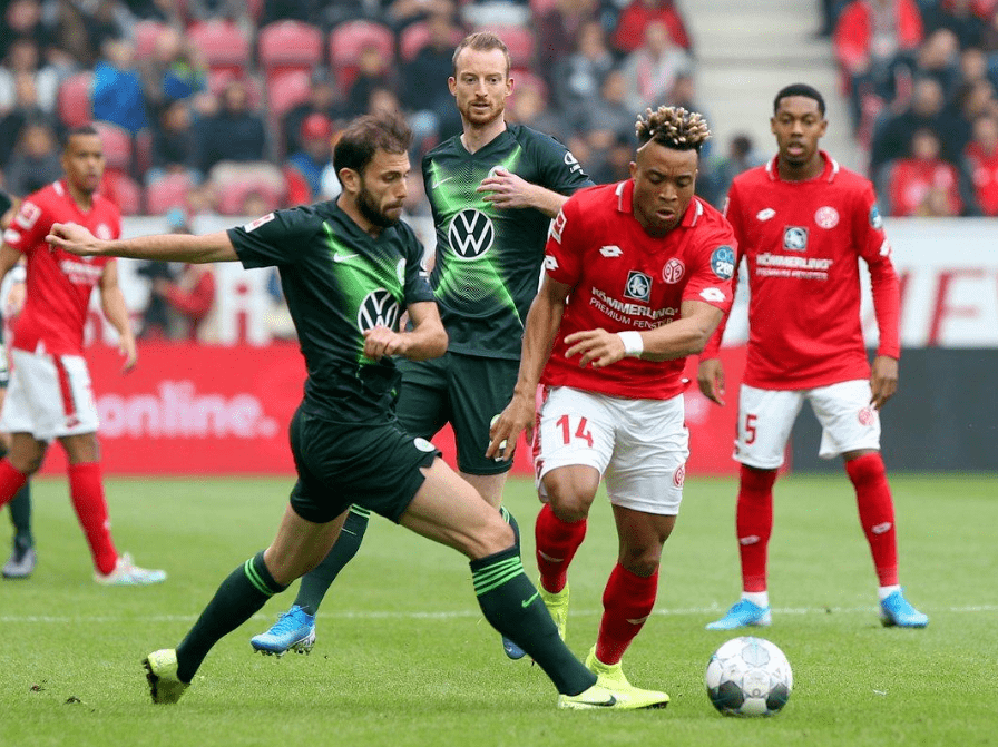 关于印第安纳步行者训练开放日；国际比赛日豪取连胜引欢呼；德甲在即；轮换策略成焦点的信息